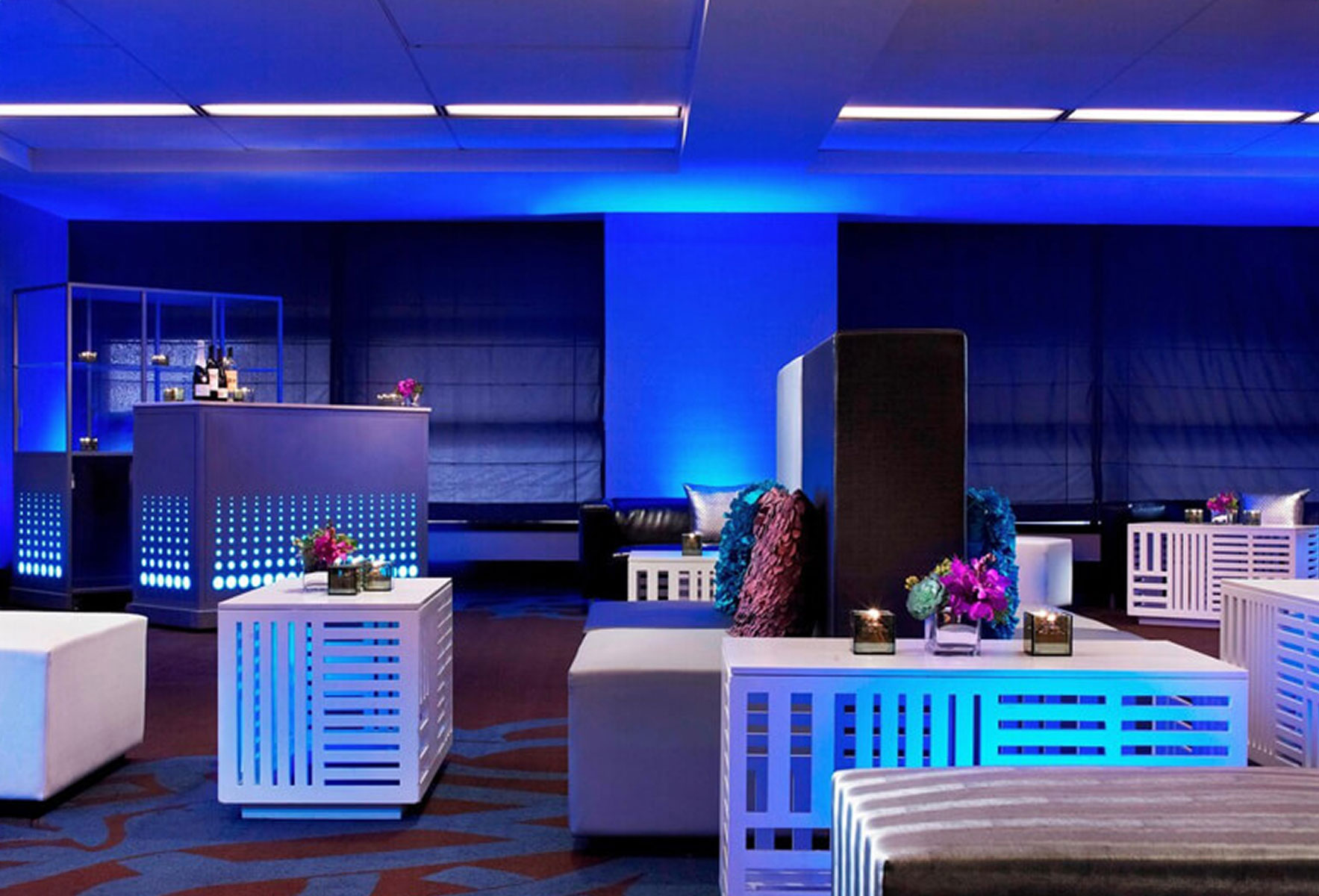 Strada Lounge